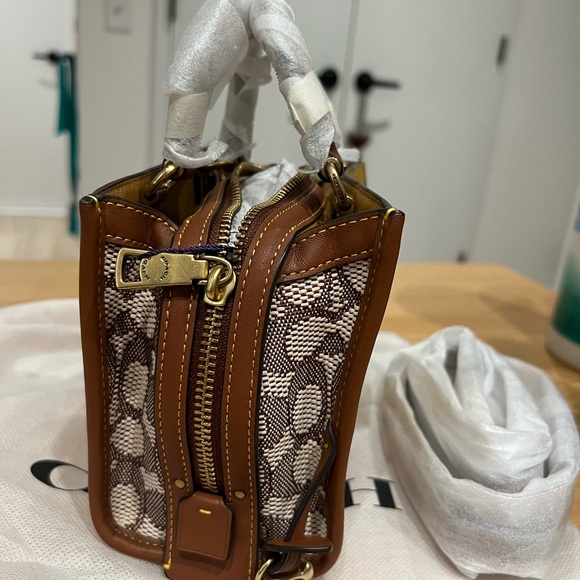 😜 RARE Coach Coachies Rogue 17 In Signature Textile Jacquard With Winkie NWT - Picture 10 of 13